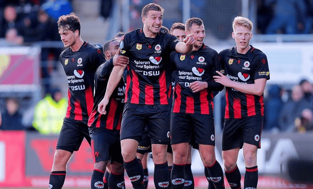 爱游戏app包含赛地聚焦：德国杯集结日热度飙升，阿贾克斯官宣签约，引发热议，训练强度明显提升的词条